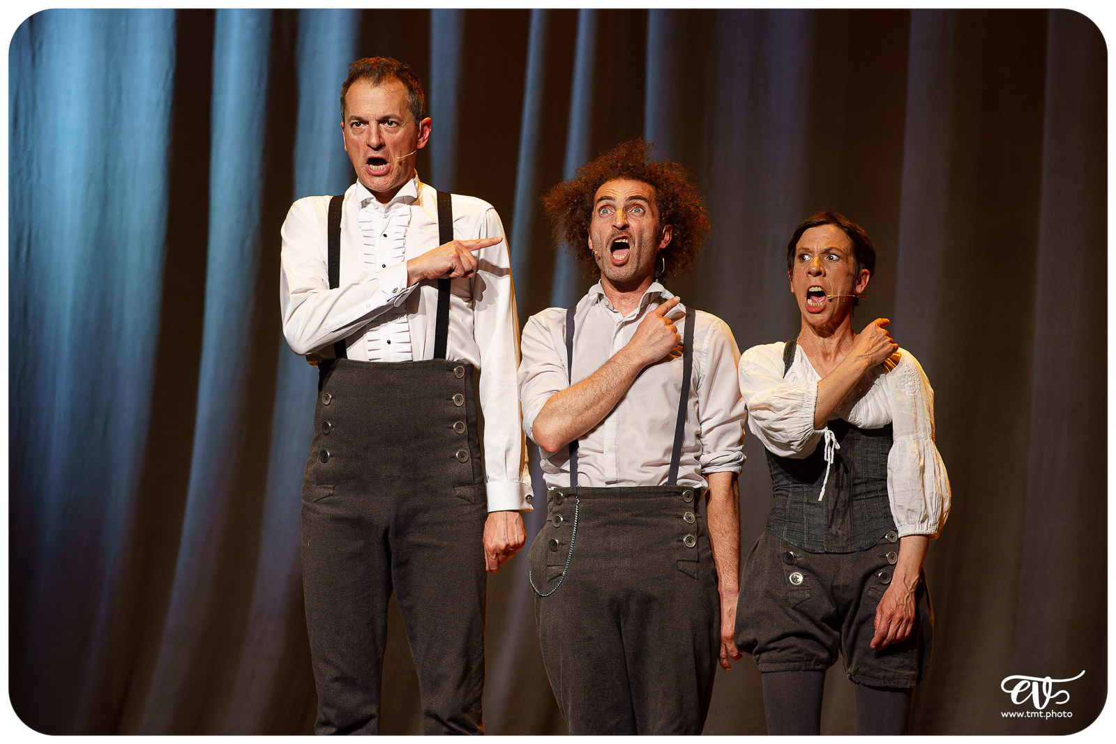 LA CLAQUE (FRED RADIX)